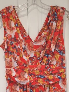Simply Vera Vera Wang Red Abstract V-Neck Sleeveless Dress